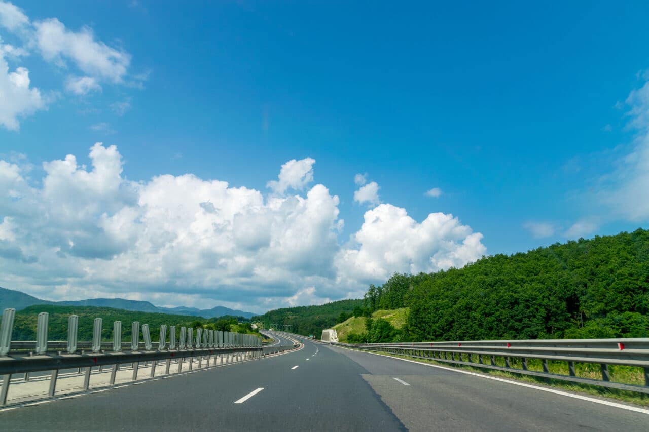 Ultimul tronson al Autostrăzii Unirii A8 intră în linie dreaptă, vineri. Va fi semnat și memorandumul dintre România și Republica Moldova