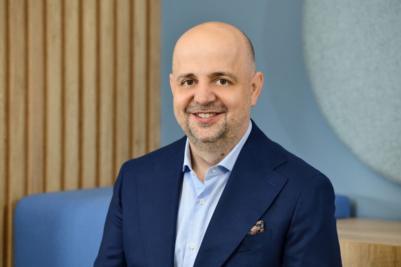 Allianz-Țiriac: Românii se tem de riscuri, dar amână deciziile care i-ar putea proteja. 60% nu se simt pregătiți pentru o urgență financiară majoră