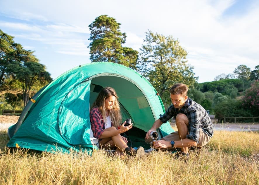 (P) Ce să iei cu tine la camping? Ghid practic pentru călătorii începători