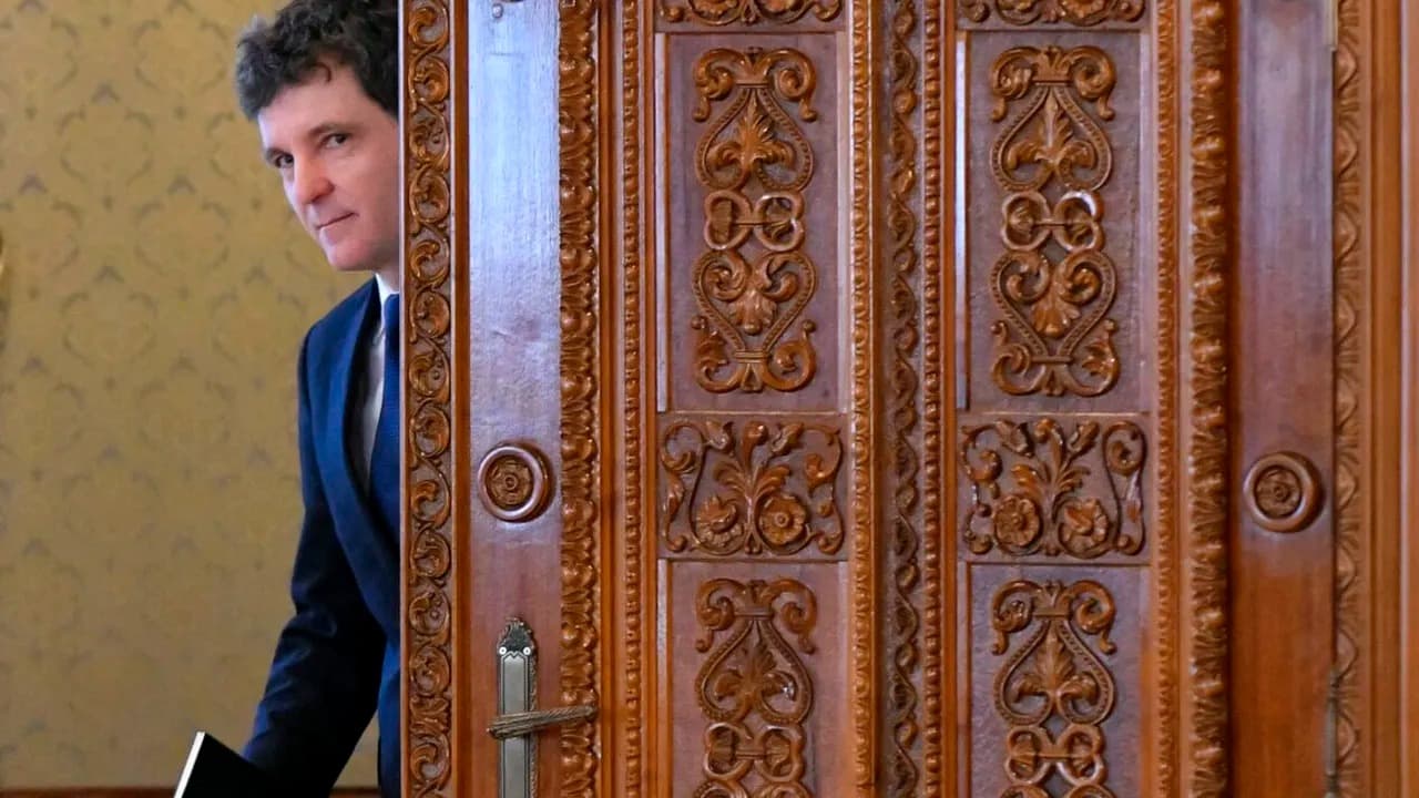 A început ședința critică pentru desemnarea premierului. Cine participă. Surse: Nu va fi desemnat premierul astăzi
