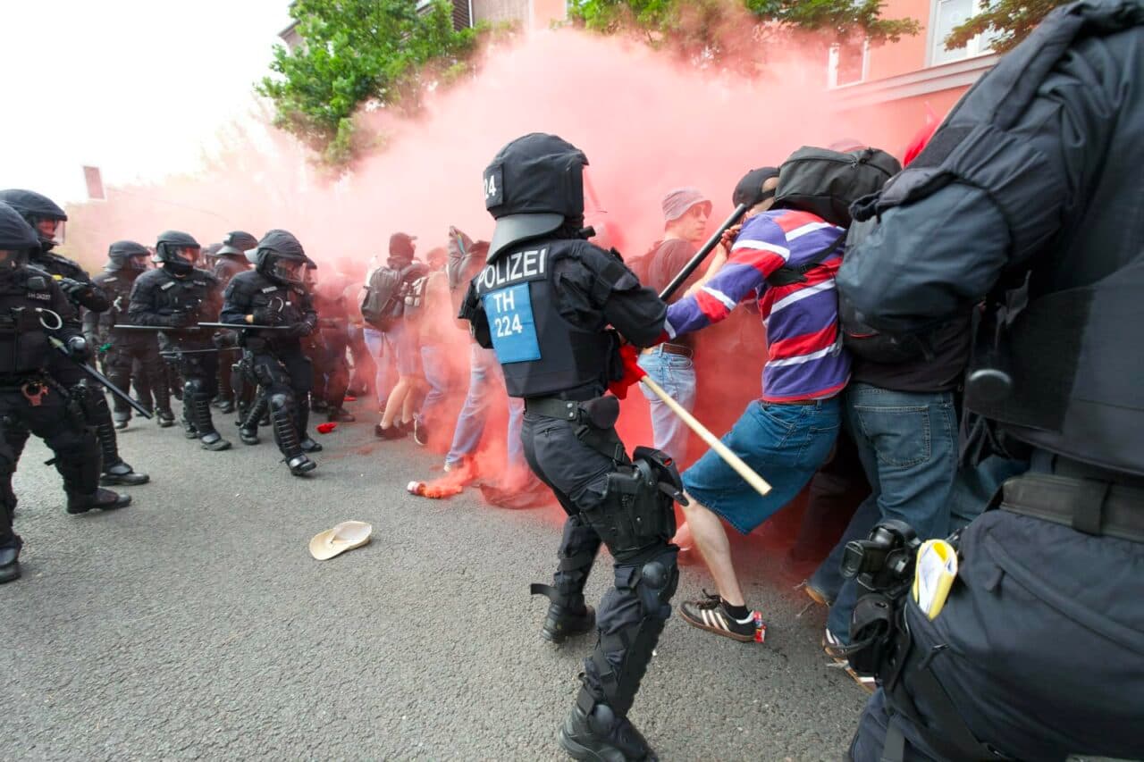 Extrema dreaptă sub asediu în Germania. Mii de germani au ieșit în stradă pentru a protesta împotriva partidului AfD
