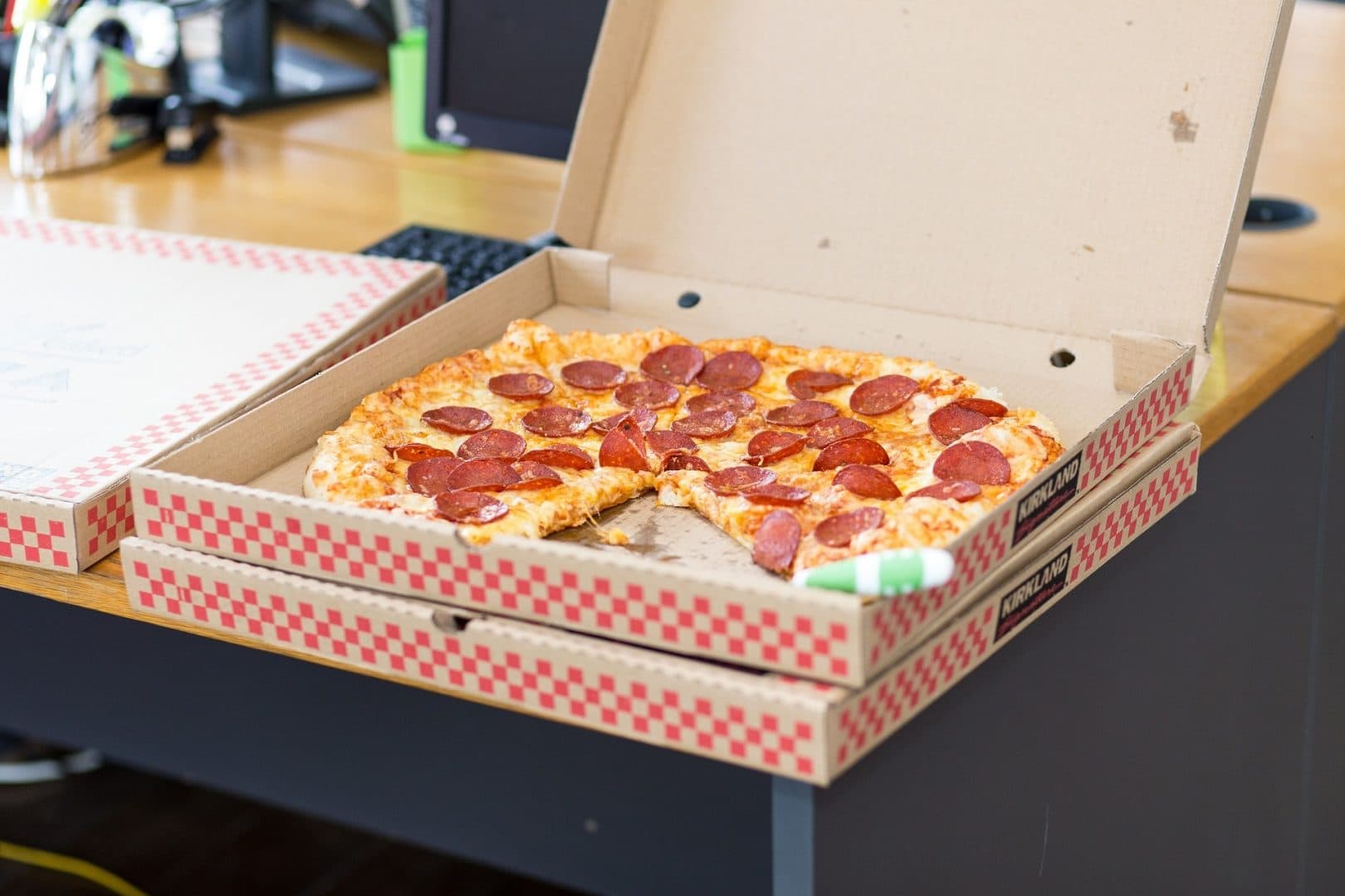 O mare compania de pizza, păgubită cu 100 de milioane de dolari de inteligența artificială