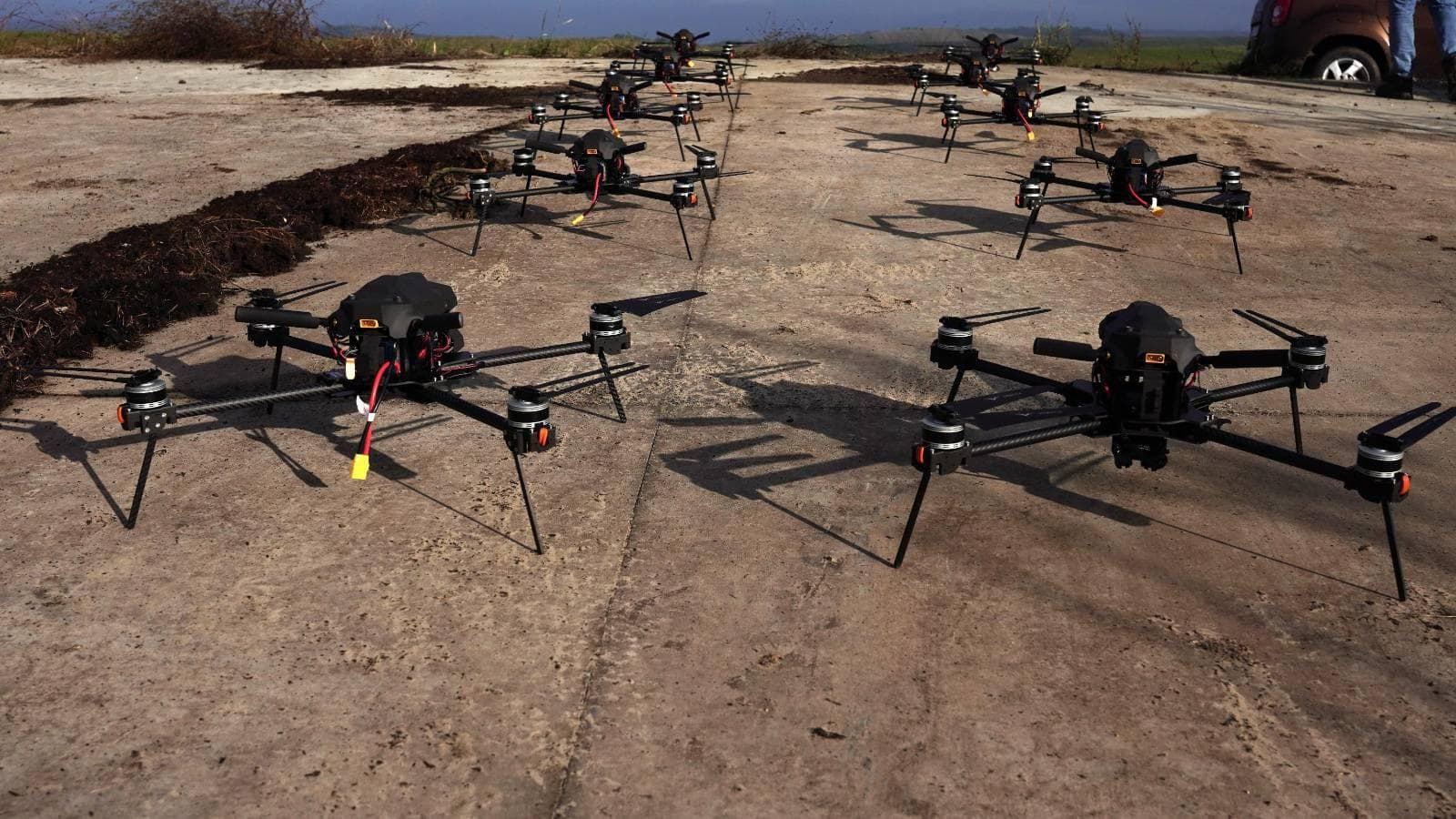 Memorandum semnat între un startup și o companie de stat: Orbotix și Romaero vor să producă 1.500 de drone lunar în România
