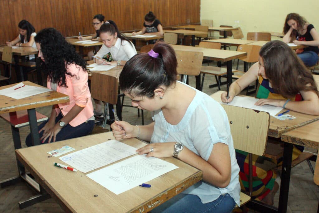 Rezultatele finale de la simularea examenului de Bacalaureat. Peste 700.000 de evaluări au fost realizate