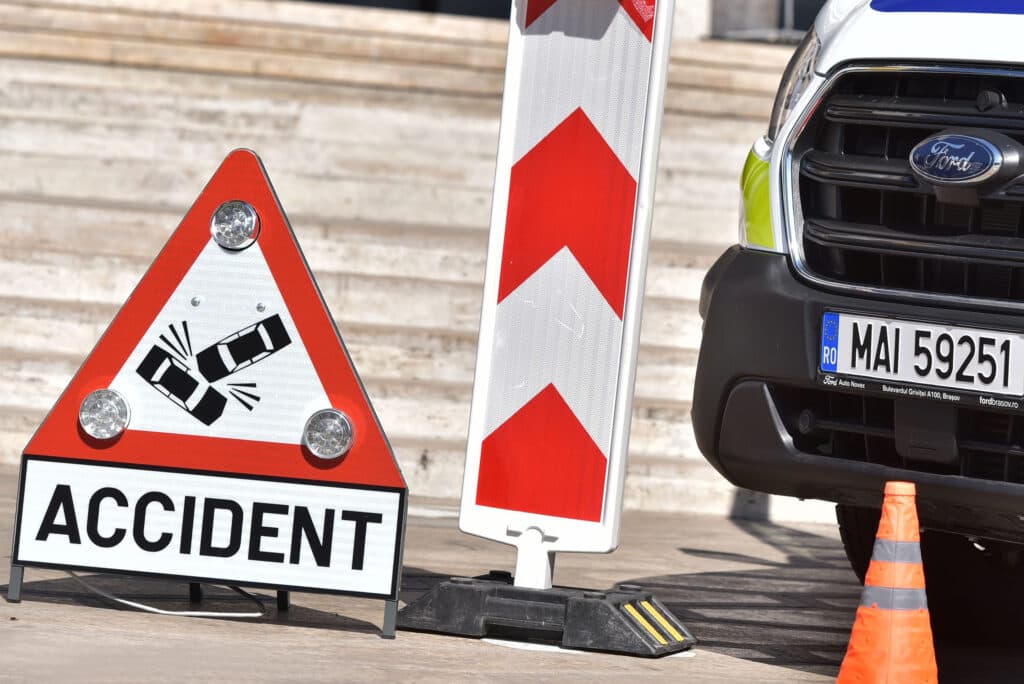 Accident grav pe DN1, în Brașov. Șapte persoane rănite, între care patru copii. Un minor a fost aruncat din mașină