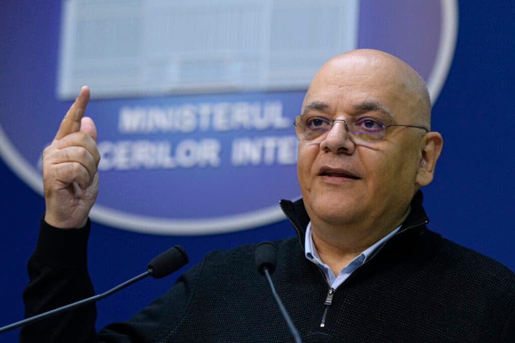 „O contrabandă altruistă ce nu are nimic în comun cu rațiunile dreptului penal”. Raed Arafat prezintă documente, după acuzația de „contrabandă cu elicopter”