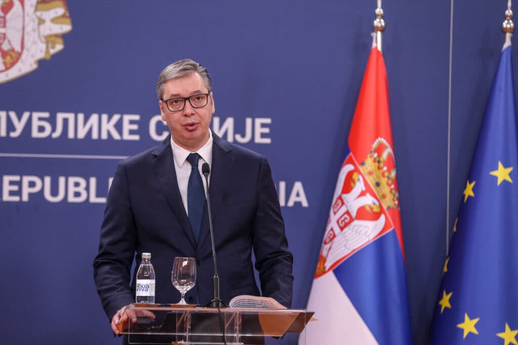 FOTO. Zeci de mii de oameni s-au adunat în Serbia pentru a protesta față de președintele Aleksandar Vucic