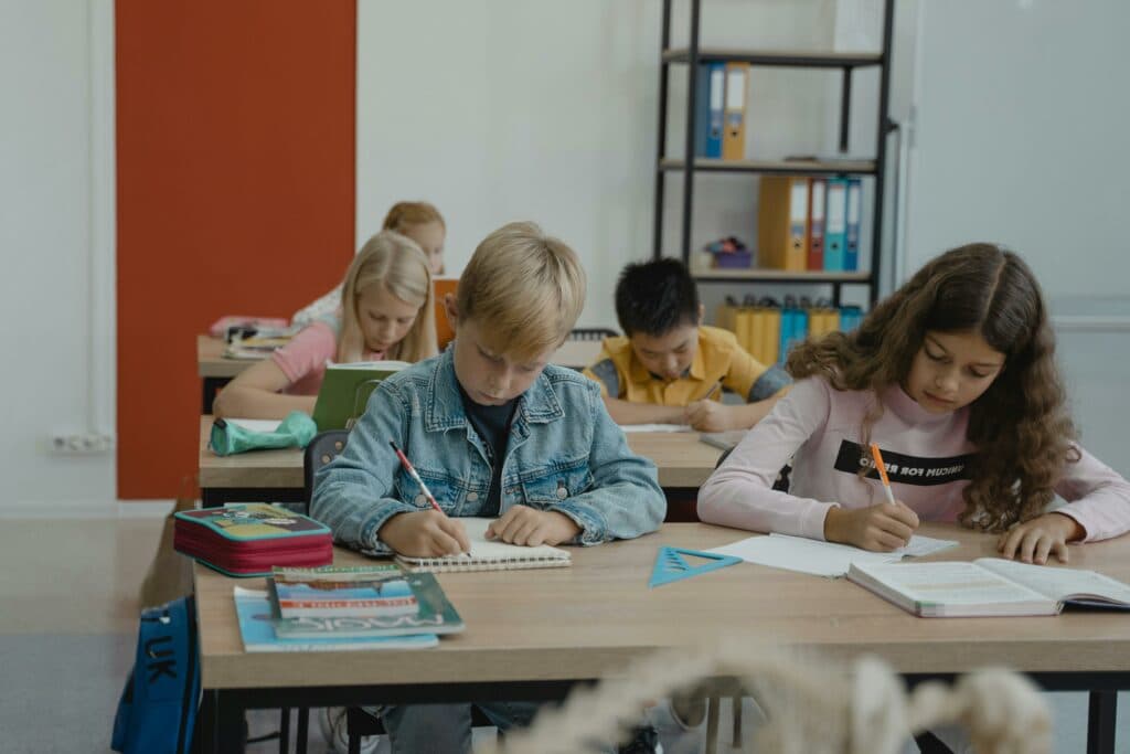 Deblocare importantă în Educație: Vor putea fi organizate concursuri de ocupare a posturilor pentru profesori
