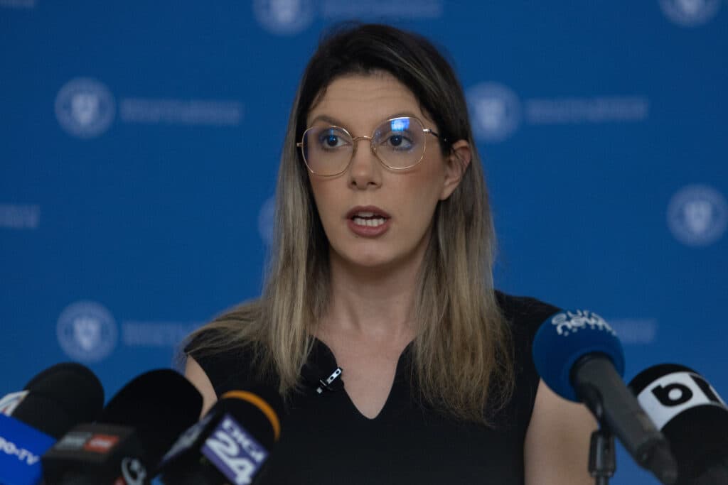 Diana Buzoianu anunță că va emite o decizie de schimbare a directorului general de la Apele Române