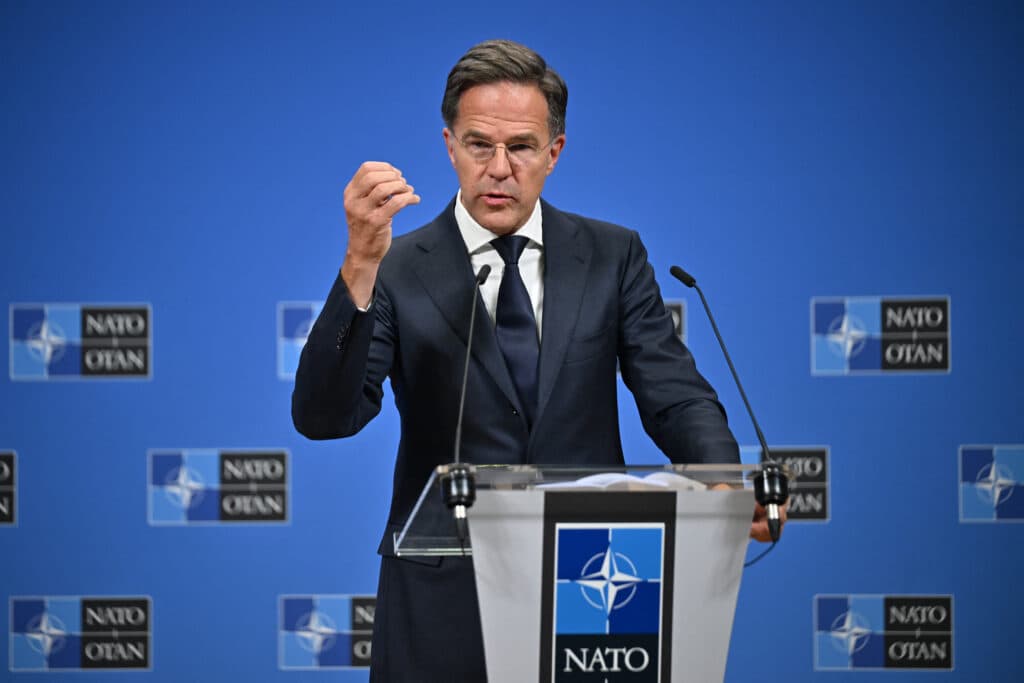 Răspunsul șefului NATO atunci când a fost întrebat despre un posibil atac nuclear al rușilor în Ucraina
