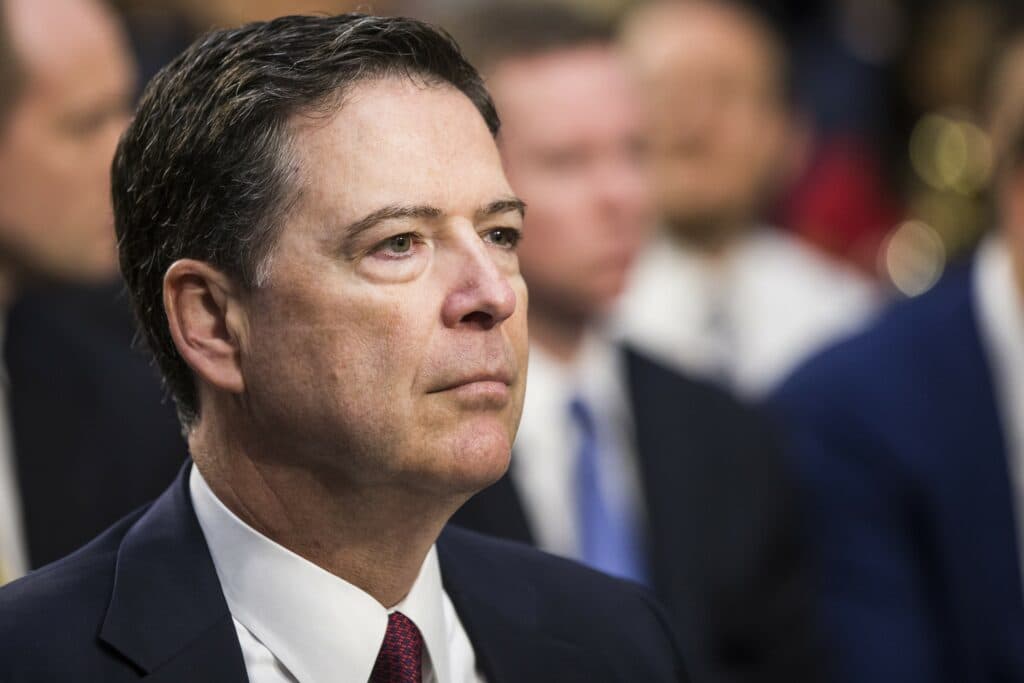 Departamentul de Justiție îl pune sub acuzare pentru a doua oară pe fostul director FBI, James Comey