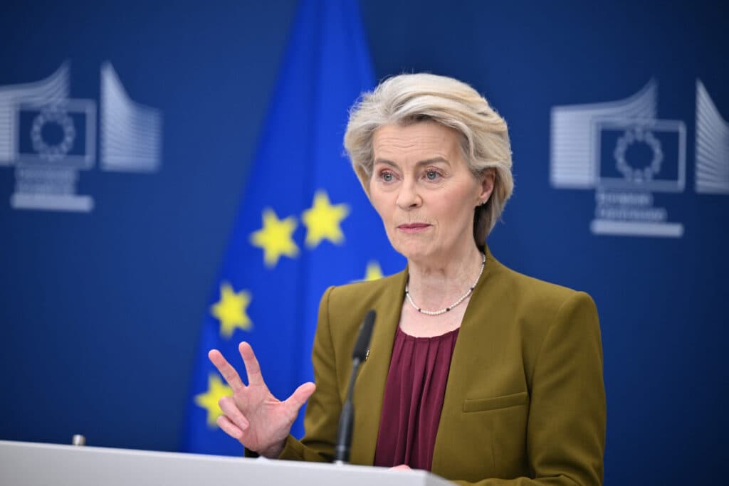 Ursula von der Leyen îi cere lui Peter Magyar să „realinieze” Ungaria la „valorile europene”, pentru a debloca fondurile UE