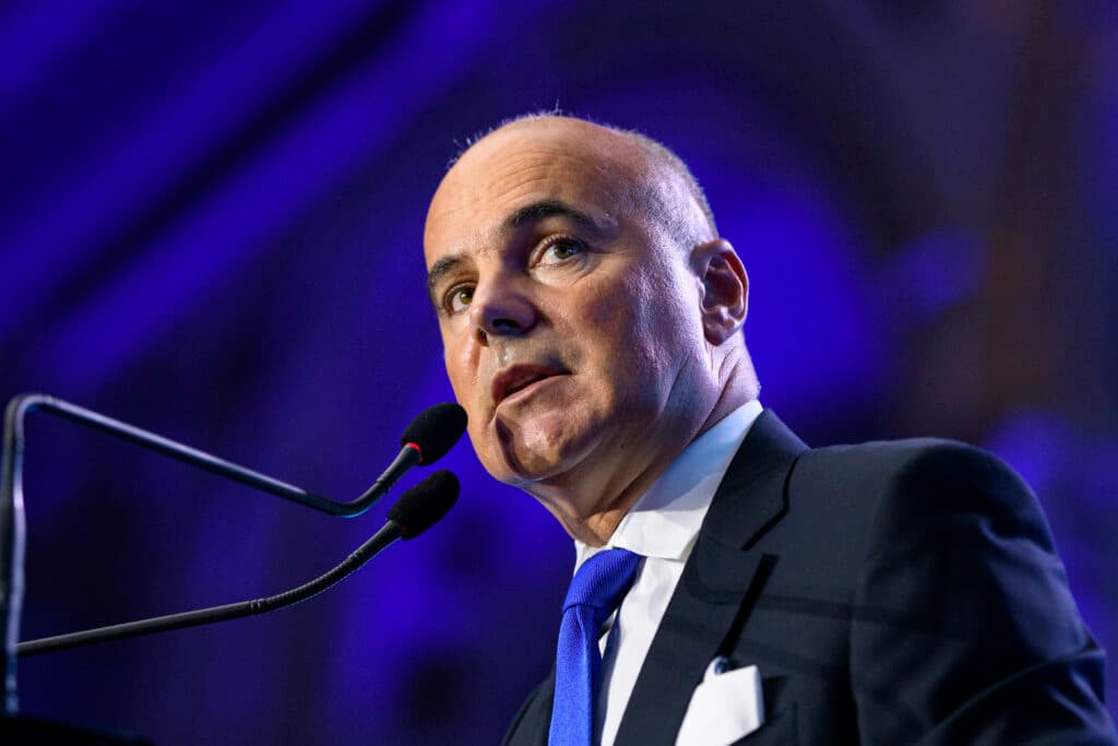 Rareș Bogdan propune un referendum în PNL, pe model PSD, pentru a decide dacă să rămână sau nu la guvernare: „Să consultăm măcar forurile județene”