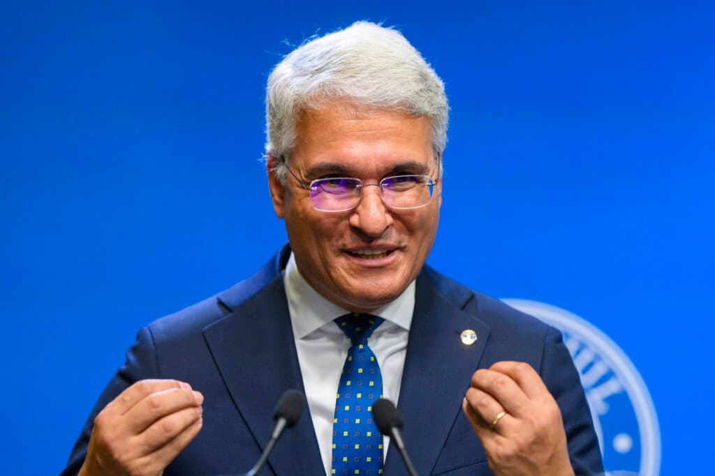 Pîslaru: Premierul nu l-a vorbit niciodată de rău pe președinte, de față cu mine