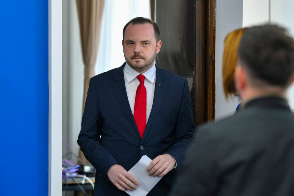 Alexandru Rogobete: Fac apel la calm. Nu recomand ca oamenii să-și facă stocuri de medicamente acasă