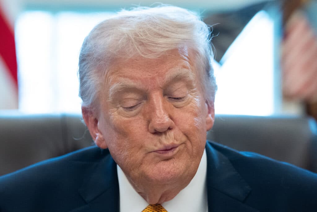 Blocajul cu Iranul l-ar putea lăsa pe Trump într-o poziție mai proastă decât înainte de a începe războiul