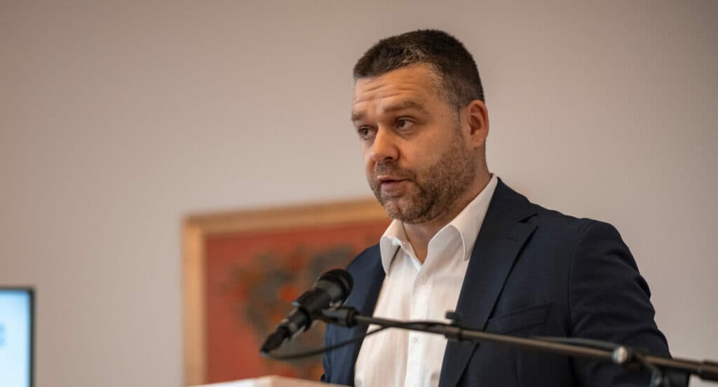 Ciprian Ciucu, despre PSD și AUR: Avem deja o majoritate funcțională în Parlament. PNL continuă să-l susțină pe Ilie Bolojan
