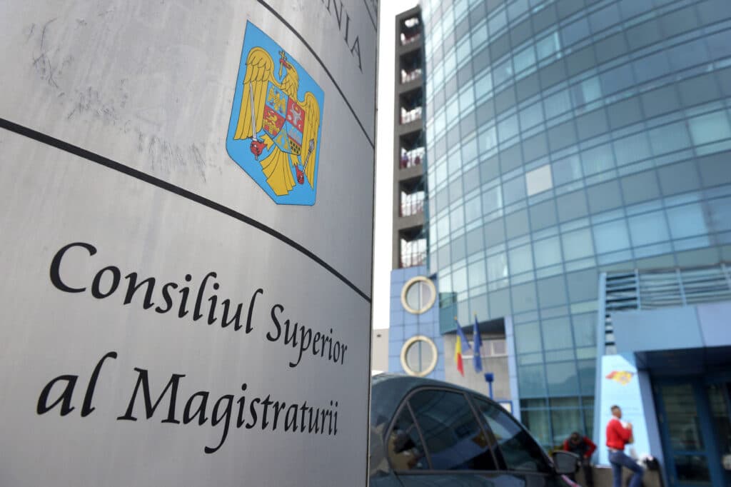 CSM se luptă cu legea salarizării a lui Bolojan. Ce propuneri a trimis către Ministerul Justiției