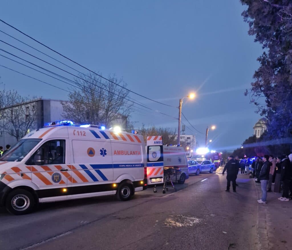 UPDATE. Incendiu într-un bloc din Constanța. Planul roșu de intervenție, activat