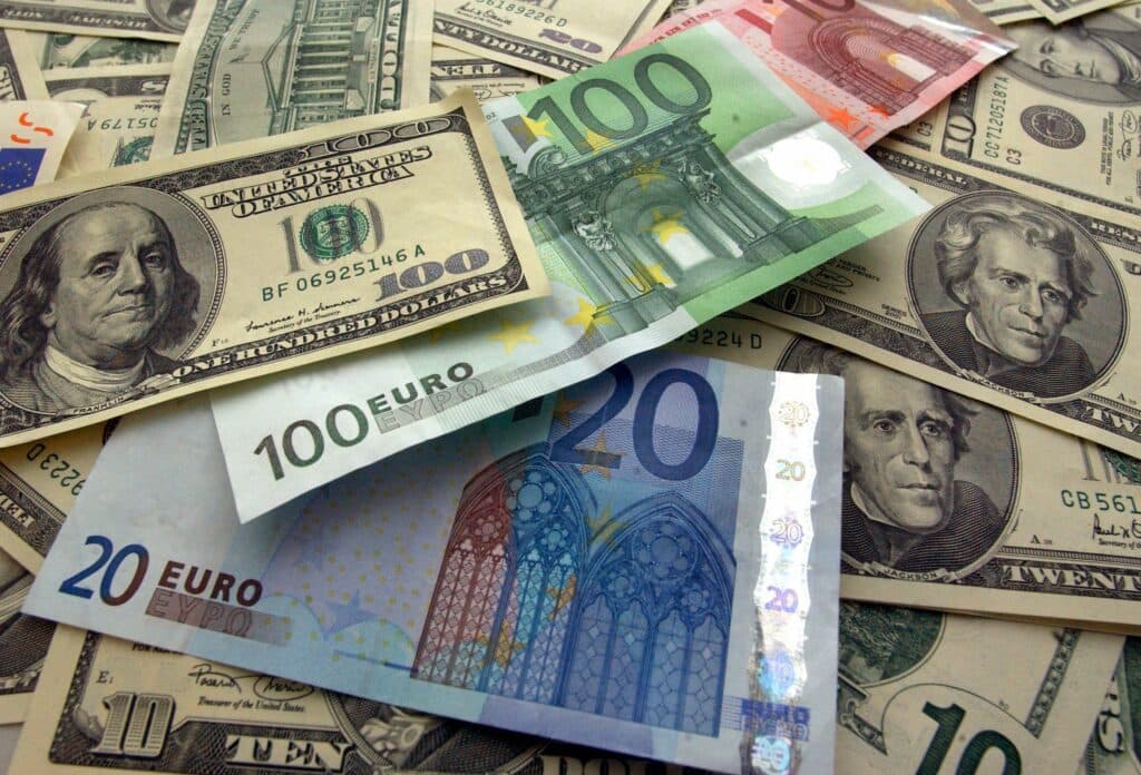 Piețele financiare globale intră în alertă, presate de inflație