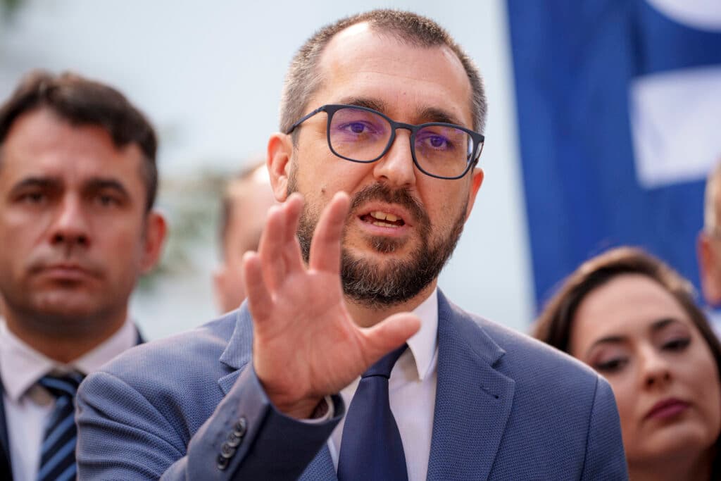 Voiculescu, aceeași idee cu Rogobete: conversia datoriei către Pfizer în beneficii pentru pacienți