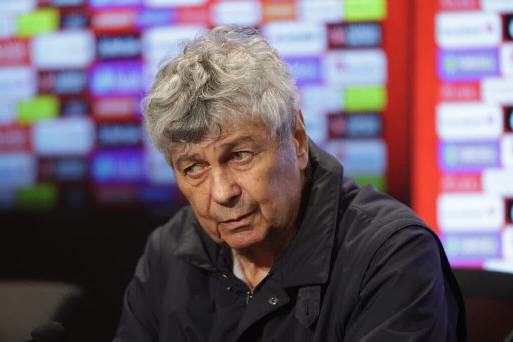 Ministrul Sănătăţii, despre starea lui Mircea Lucescu: Din păcate, este în stare critică. Este la ATI, s-a degradat în ultimele 24-48 de ore din punct de vedere medical