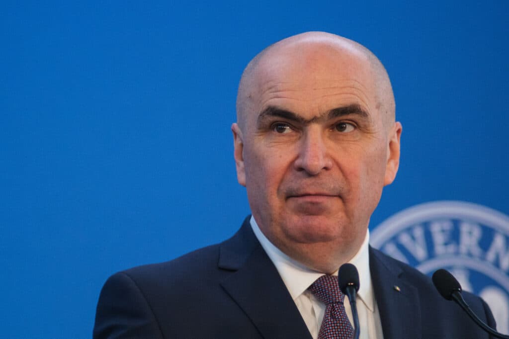 Bolojan la postul B1: Nu voi demisiona / Cei de la PSD mint pur și simplu că nu au luat parte la o decizie sau alta, deși există stonagrame și martori / S-a creat un climat de instabilitate politică pentru ceea ce s-a întâmplat bine / Putem ca într-un an să scădem prețul la energie cu 20-30%