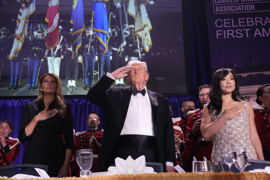 Un bărbat a fost acuzat de tentativă de asasinat asupra lui Trump la Cina Corespondenților
