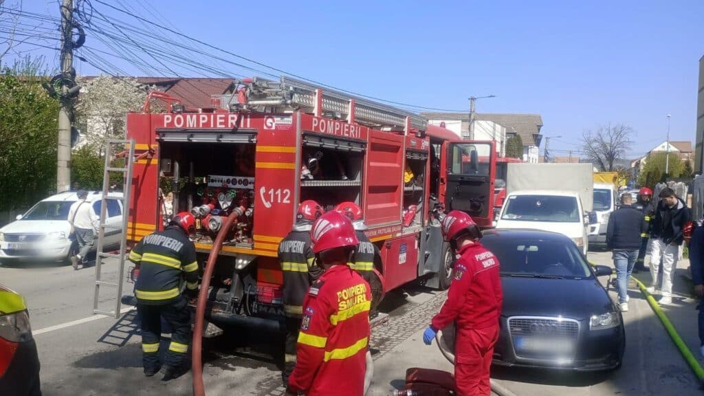 Incendiu violent la o casă din județul Buzău