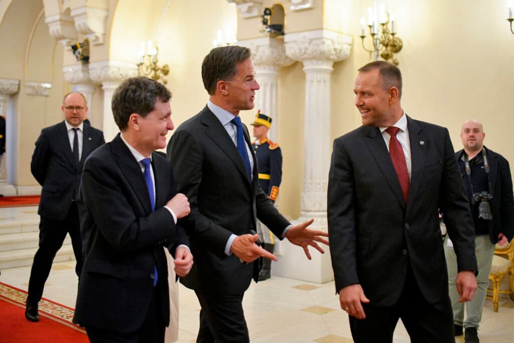 Presa maghiară: România și Polonia au făcut front comun în privința soldaților americani