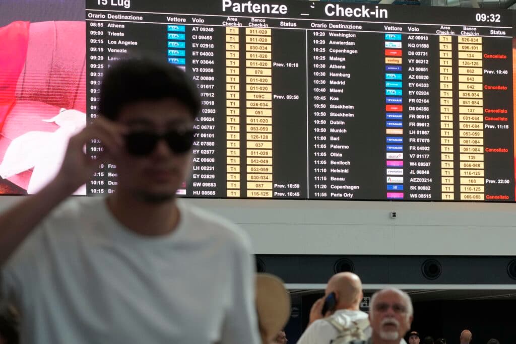 Un aeroport din Europa le oferă pasagerilor o experiență neobișnuită: artă de muzeu direct în terminal