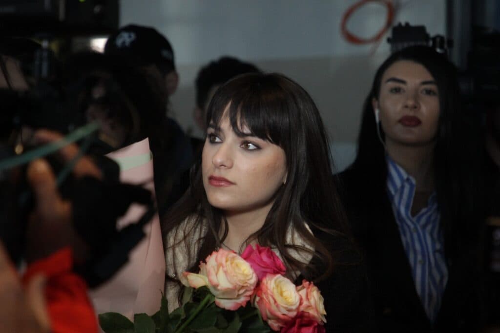 Alexandra Căpitănescu s-a întors acasă după locul trei obținut la Eurovision: „România a demonstrat în momentul de față că poate fi un popor unit” | GALERIE FOTO