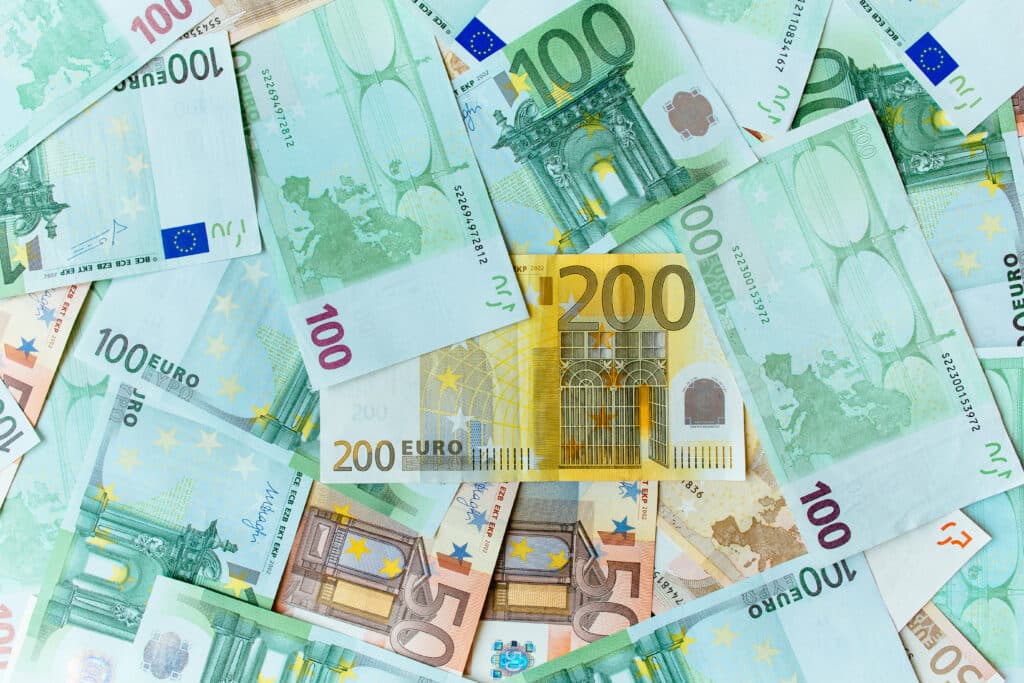 Procurorul general Alexandru Machidon explică cei 75.000 de euro găsiți în spatele butoaielor de vin