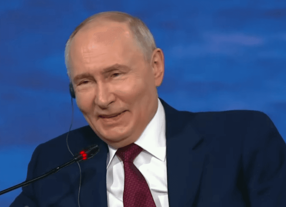 VIDEO Putin a început să râdă, în timp ce Diana Șoșoacă susținea că România „nu are președinte” și ataca Ucraina
