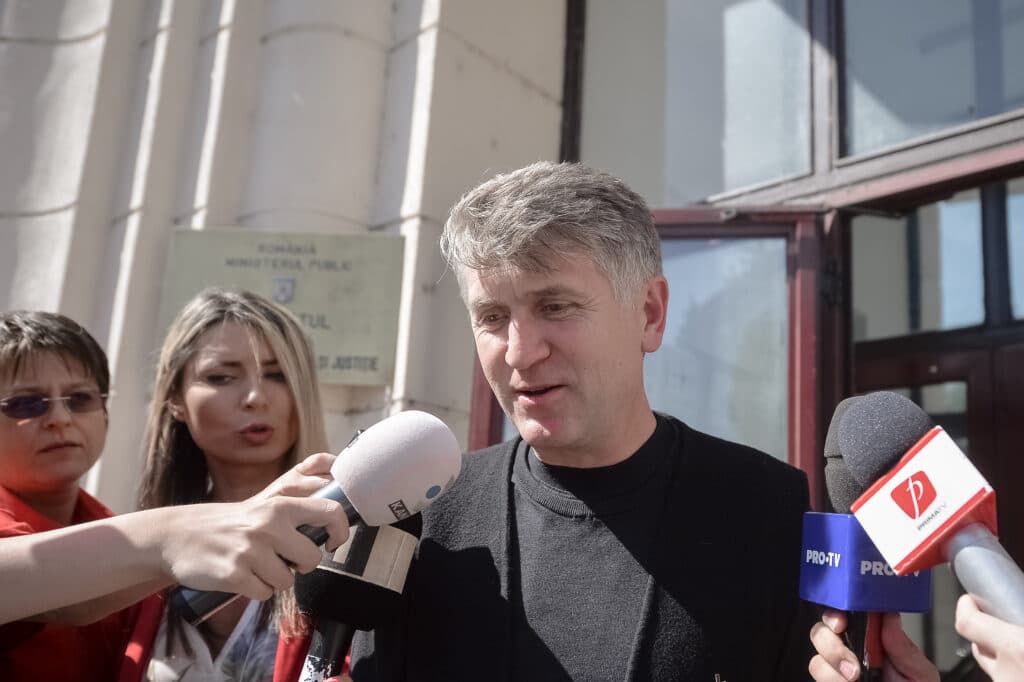 Fostul preot Cristian Pomohaci a fost reținut într-un dosar care vizează acuzații de viol asupra unui minor și agresiune sexuală