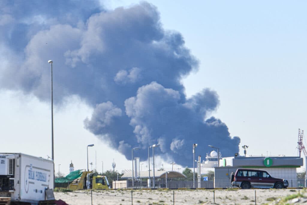 Mai mulți răniți în urma unui atac iranian asupra aeroportului din Kuweit. Zborurile comerciale au fost suspendate