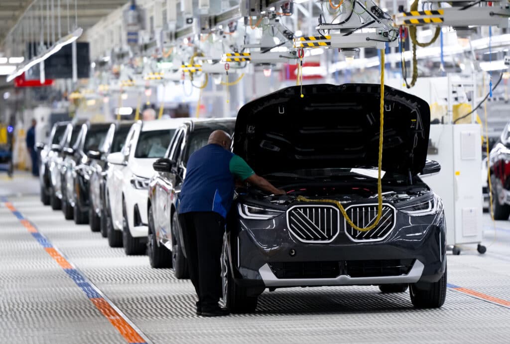 Germania pierde peste 340.000 de locuri de muncă în industrie. Criza din sectorul auto pune presiune și pe furnizorii din România