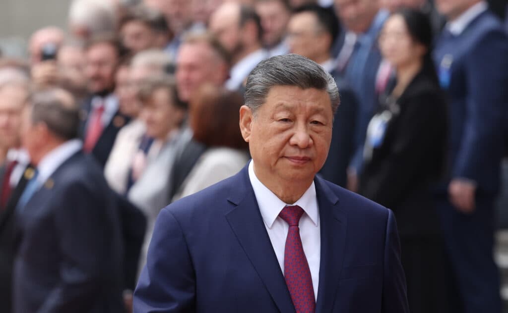 Xi Jinping merge în Coreea de Nord pentru discuții atent urmărite cu Kim Jong Un