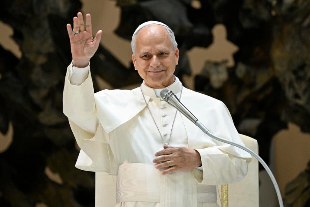 Papa Leon schimbă regulile la Vatican. O femeie laică ajunge într-o funcție de conducere