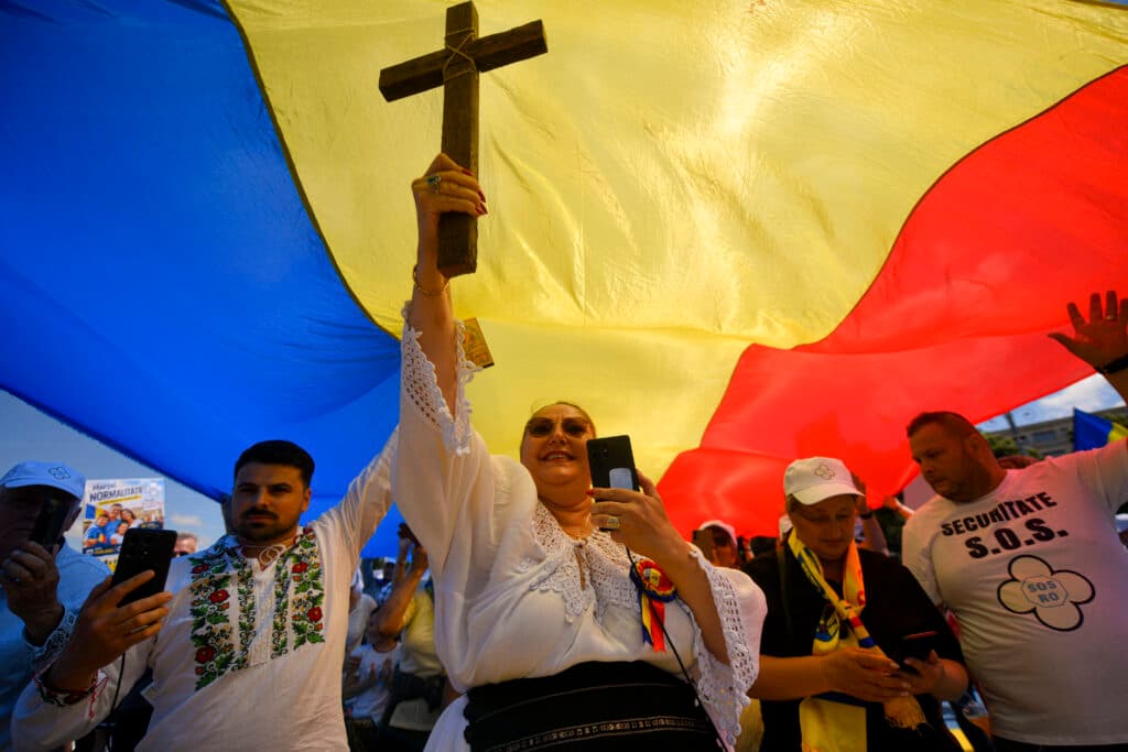 Diana Șoșoacă și Dan Diaconescu au participat la „Marșul Normalității”, organizat în sprijinul valorilor familiei tradiționale