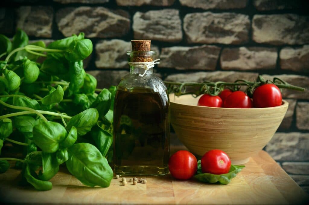 „De la provocări la soluții – alimente sigure pretutindeni”: Ziua Mondială a Siguranței Alimentare