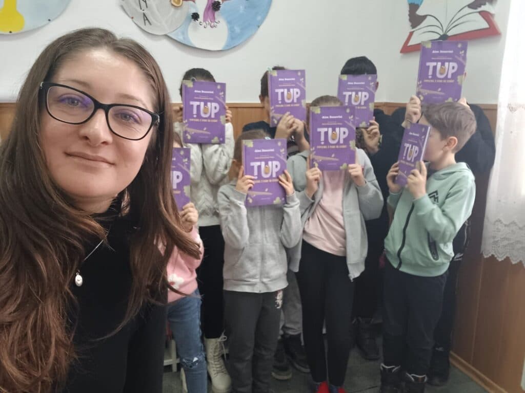 „Sora lui Ion Creangă” de la Pustiana. Învățătoarea care i-a dat „block” lui „Six-seven” și „Ador” lui Țup