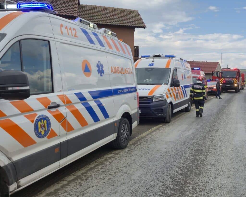 Accident grav pe DN1 în județul Sibiu. 15 persoane și patru mașini sunt implicate, a fost activat Planul Roșu