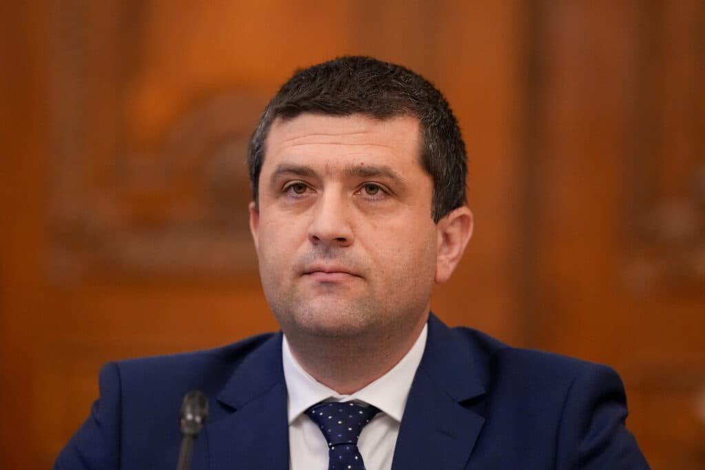 Miruță precizează că managerii din cadrul Metrorex ar putea răspunde pentru infestația cu ploșnițe