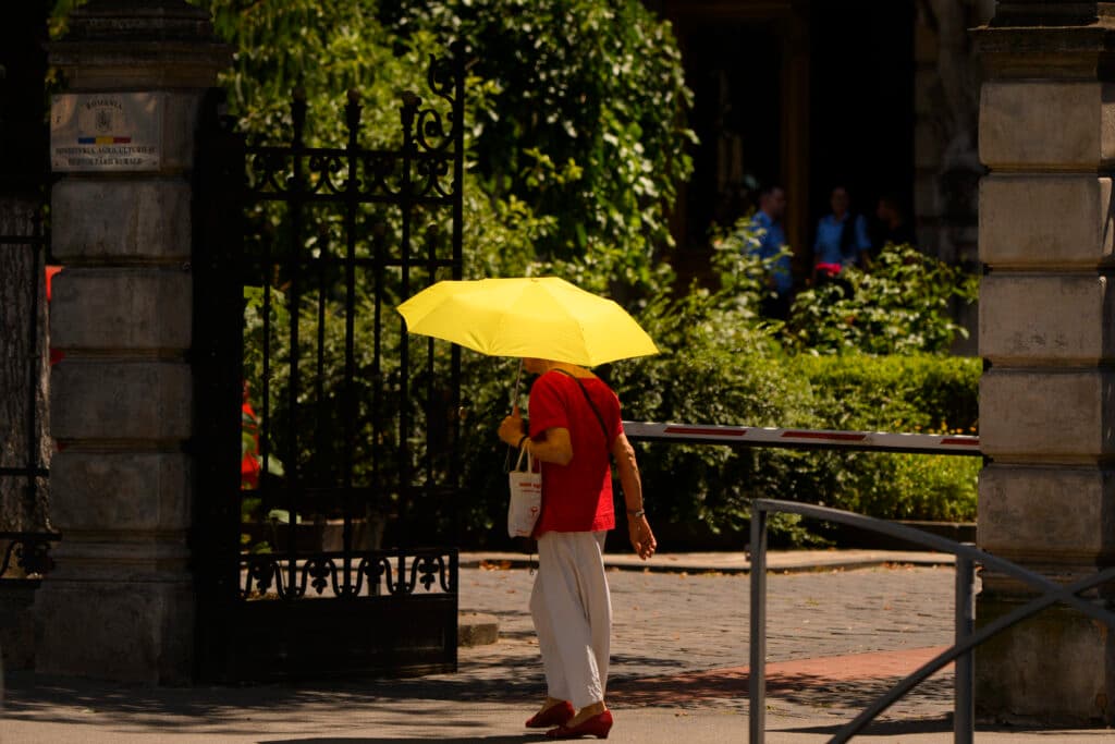 ANM: Vreme călduroasă și disconfort termic ridicat în București, urmate de furtuni cu grindină și vijelii. Prognoză specială până miercuri