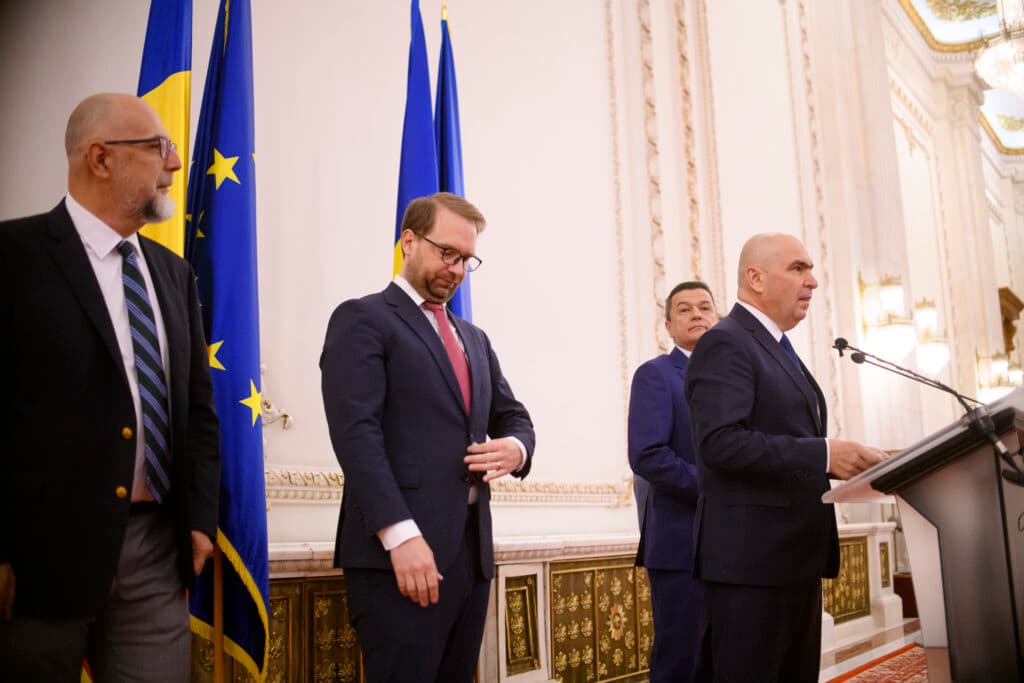 G4Media: Ilie Bolojan, Dominic Fritz și Kelemen Hunor au discutat înaintea consultărilor cu Nicușor Dan