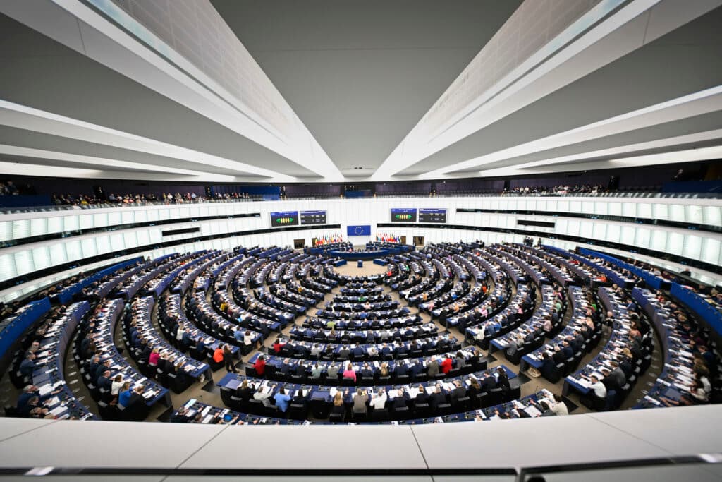 UE își testează forța economică la Strasbourg: comerțul cu SUA și regulile pentru AI deschid plenara Parlamentului European
