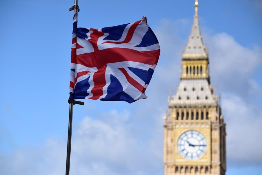 Marea Britanie „trebuie să se realăture UE, este lucrul patriotic de făcut”. Avertismentul lui Neil Kinnock