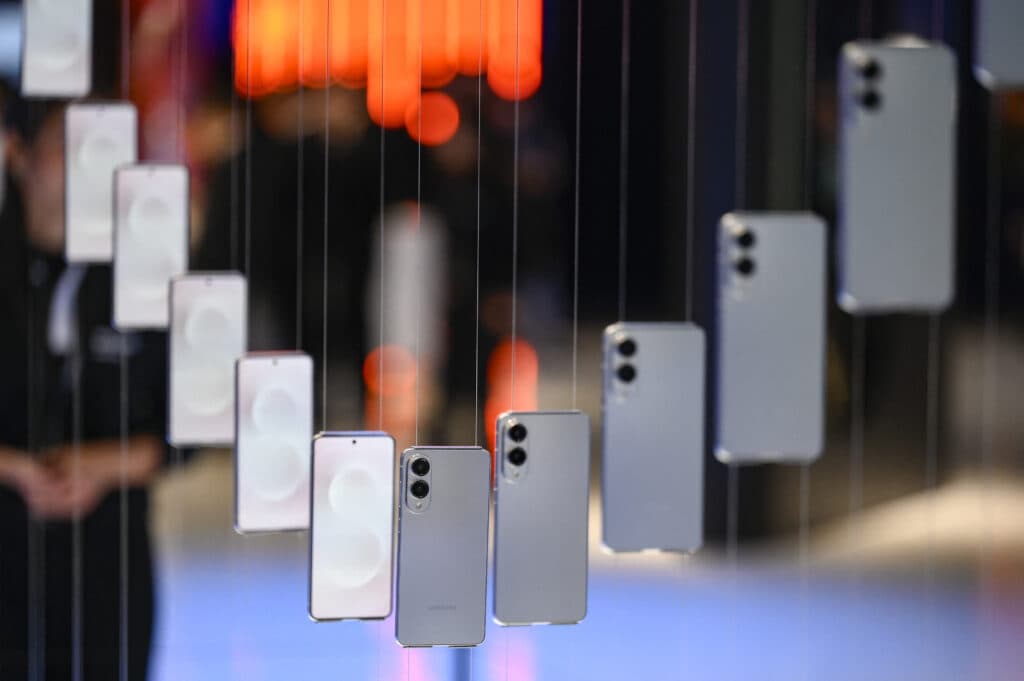 Toate telefoanele mobile dintr-o țară vor fi înregistrate într-un registru național. Dispozitivele neînregistrate vor fi blocate