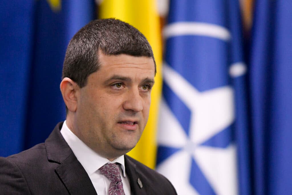 Șeful Transporturilor anunță ce se va întâmpla cu ROMATSA dacă nu se va ajunge la un acord cu Pfizer